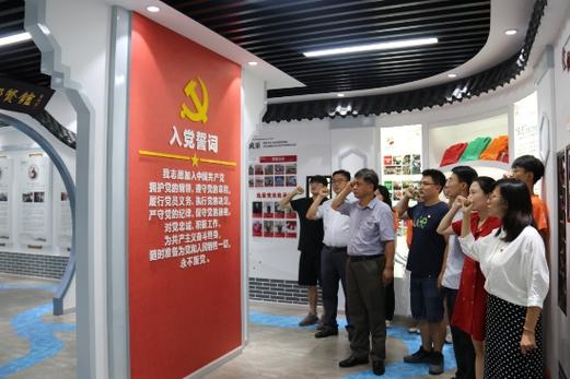 试论多校区大学生党建工作